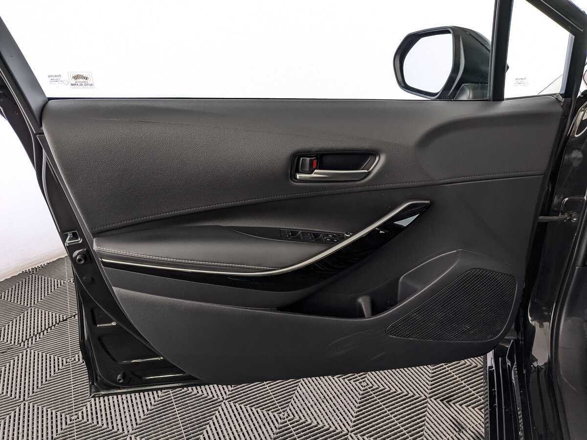 Toyota Corolla с пробегом — 2021 год. Фото: #18