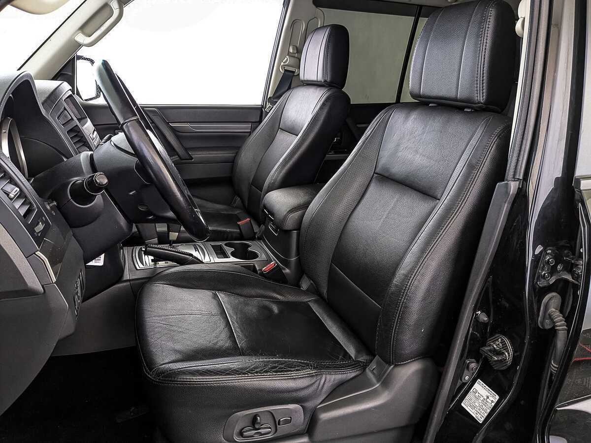 Mitsubishi Pajero с пробегом — 2013 год. Фото: #19