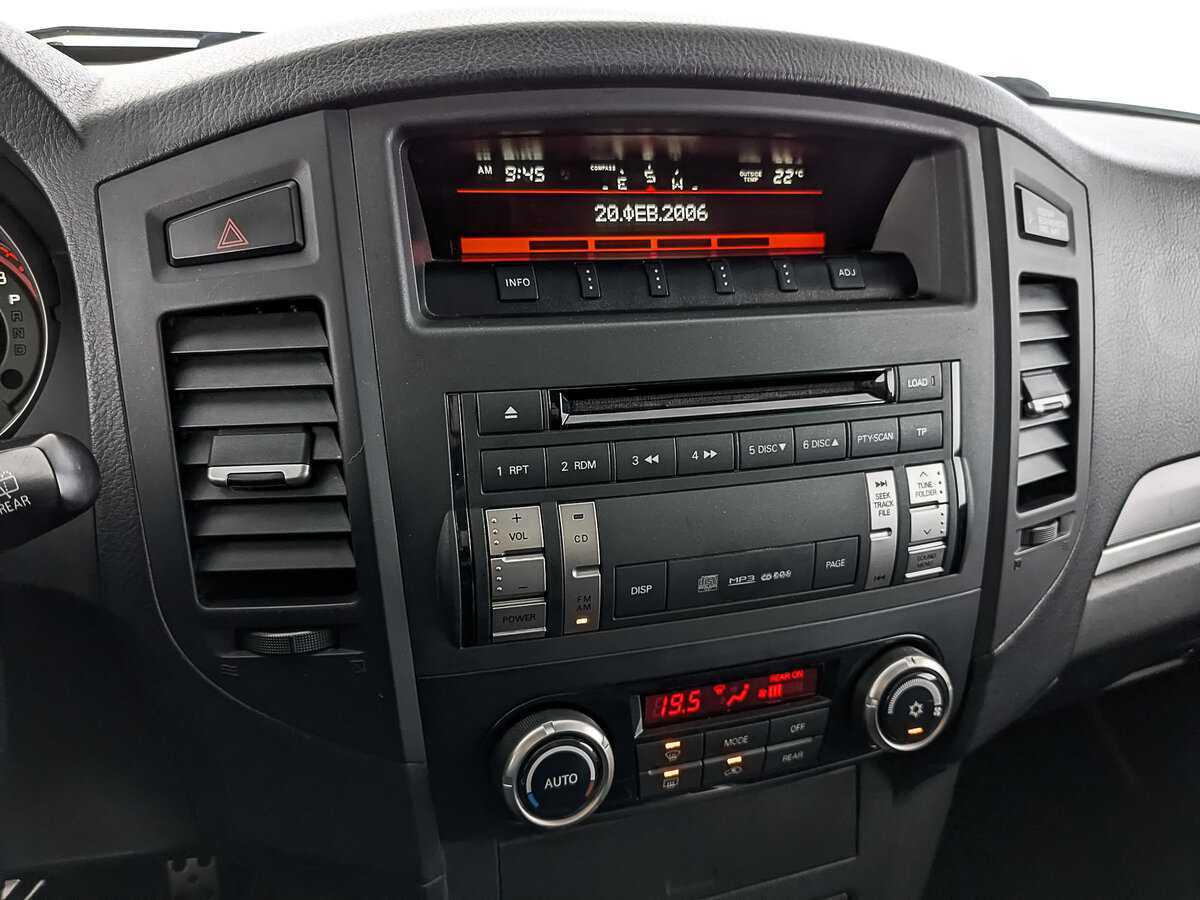 Mitsubishi Pajero с пробегом — 2013 год. Фото: #20