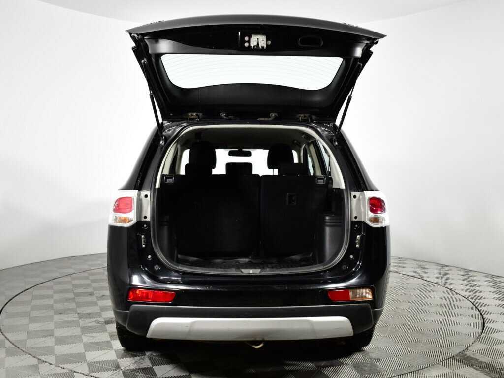 Mitsubishi Outlander с пробегом — 2014 год. Фото: #14