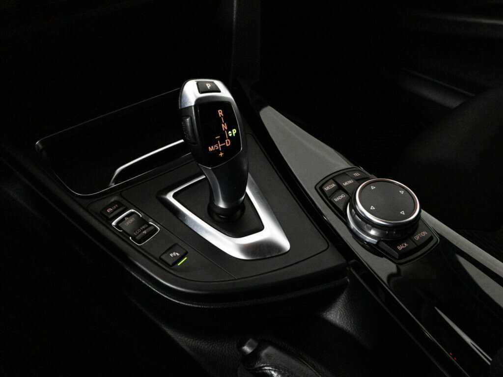 BMW 3 серии с пробегом — 2016 год. Фото: #16