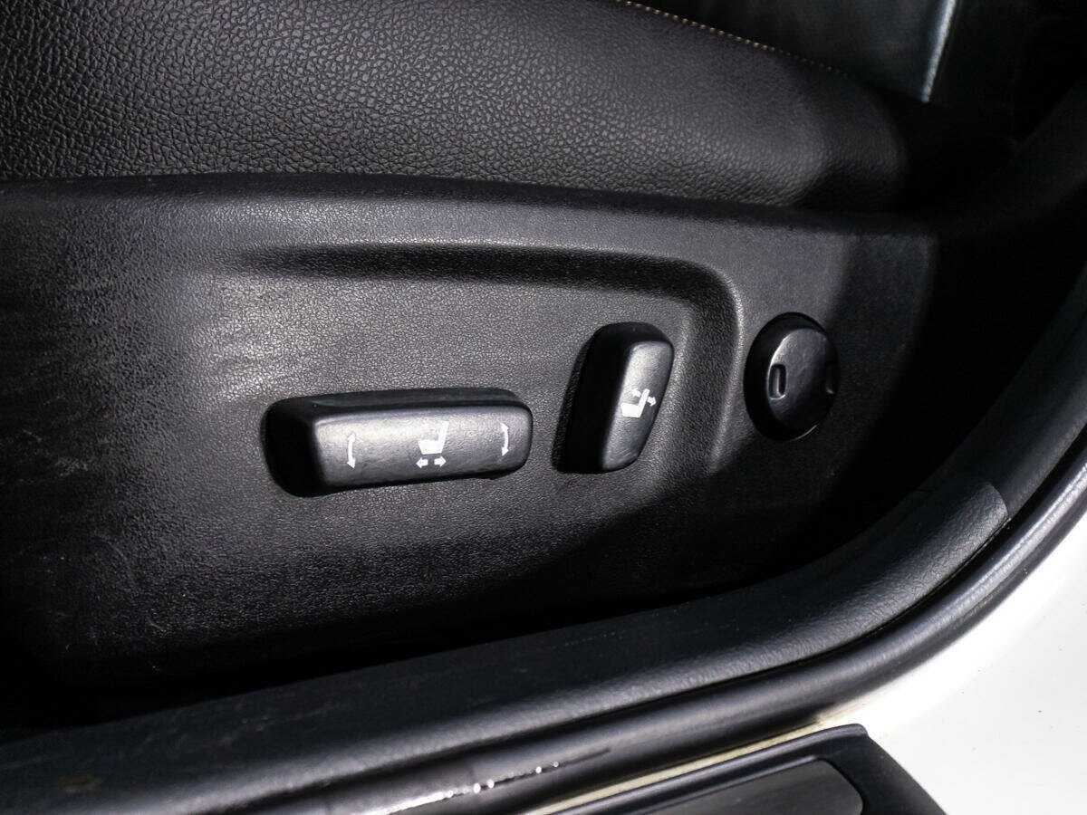 Toyota Camry с пробегом — 2012 год. Фото: #20