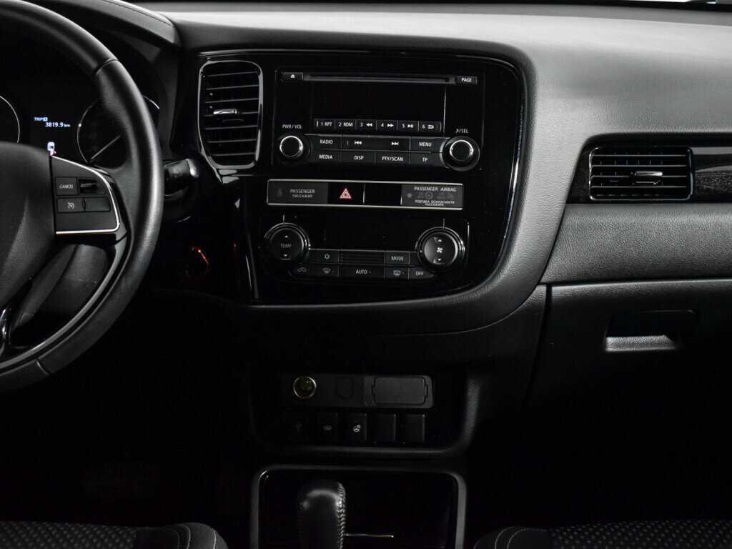 Mitsubishi Outlander с пробегом — 2019 год. Фото: #14