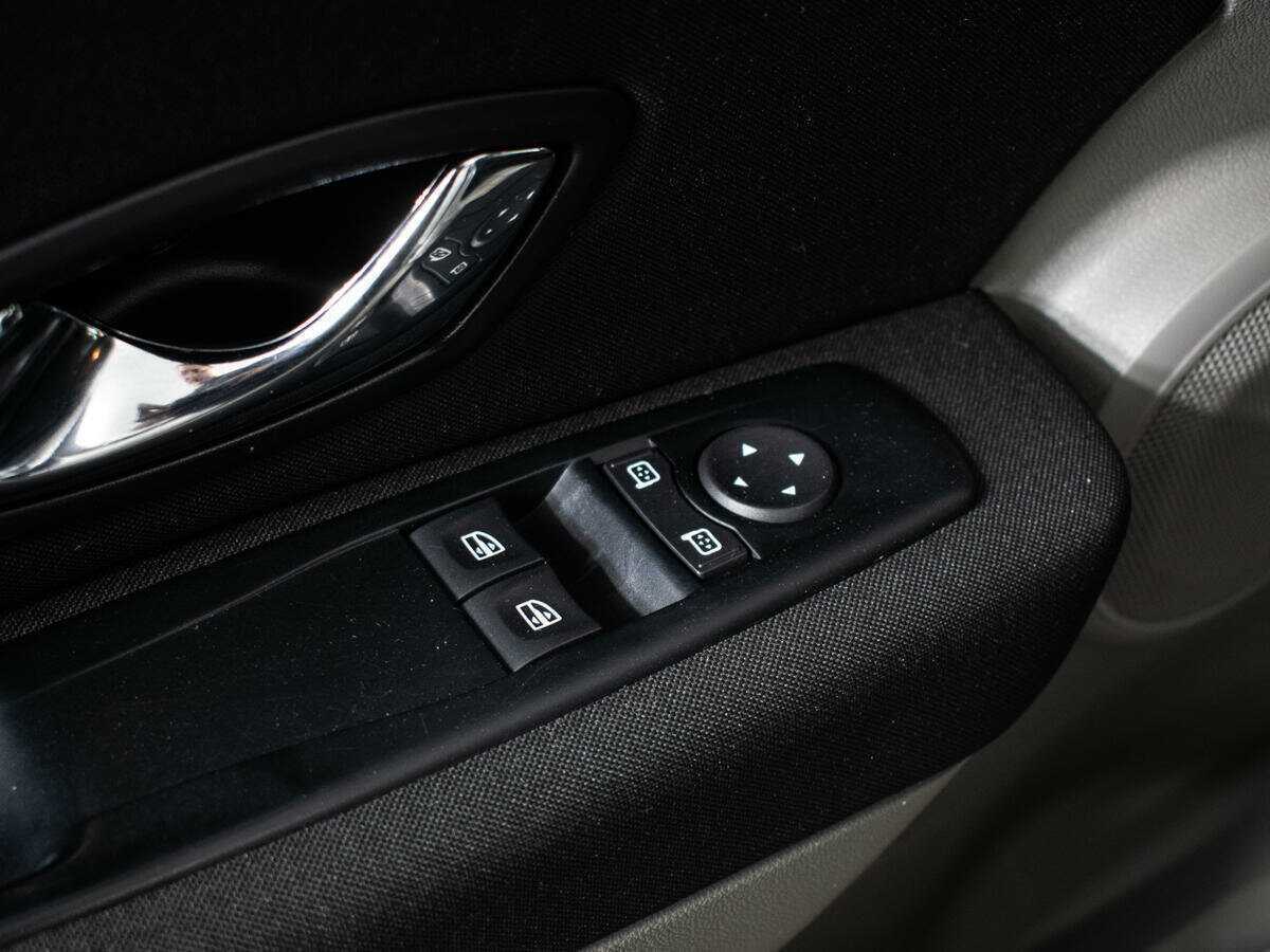 Renault Megane с пробегом — 2012 год. Фото: #12