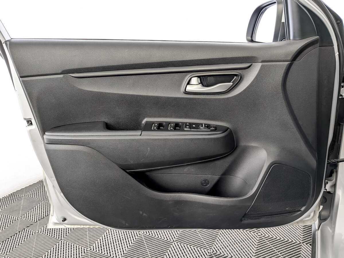 Kia Rio с пробегом — 2020 год. Фото: #16