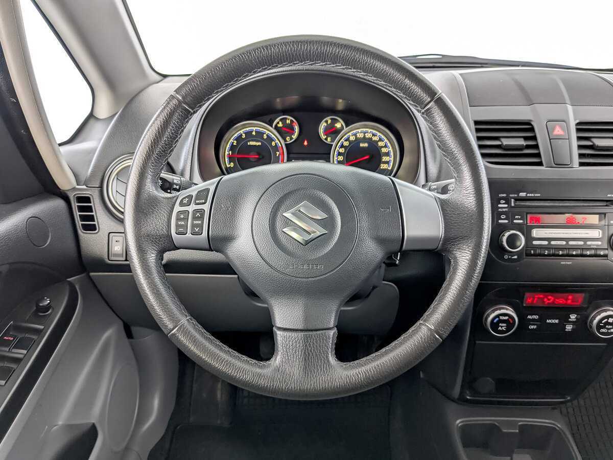 Suzuki SX4 с пробегом — 2012 год. Фото: #20