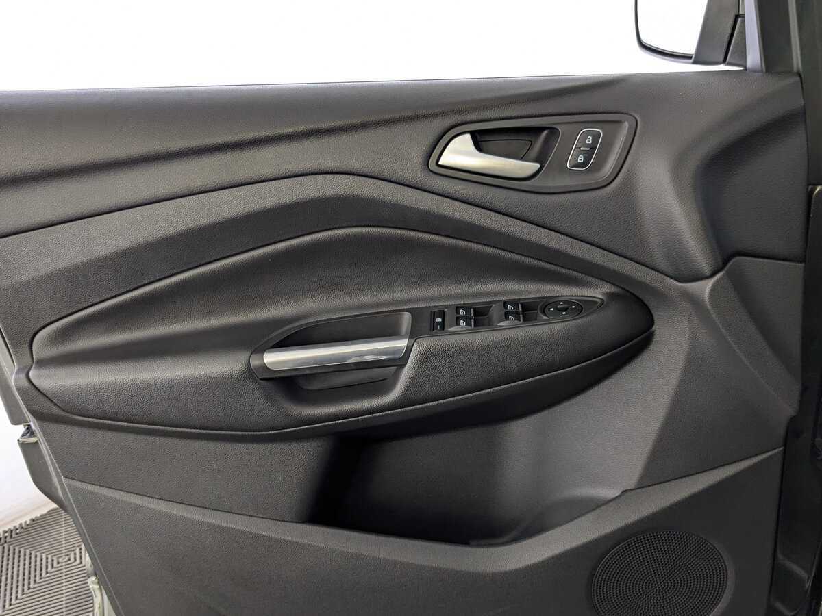 Ford Kuga с пробегом — 2018 год. Фото: #18