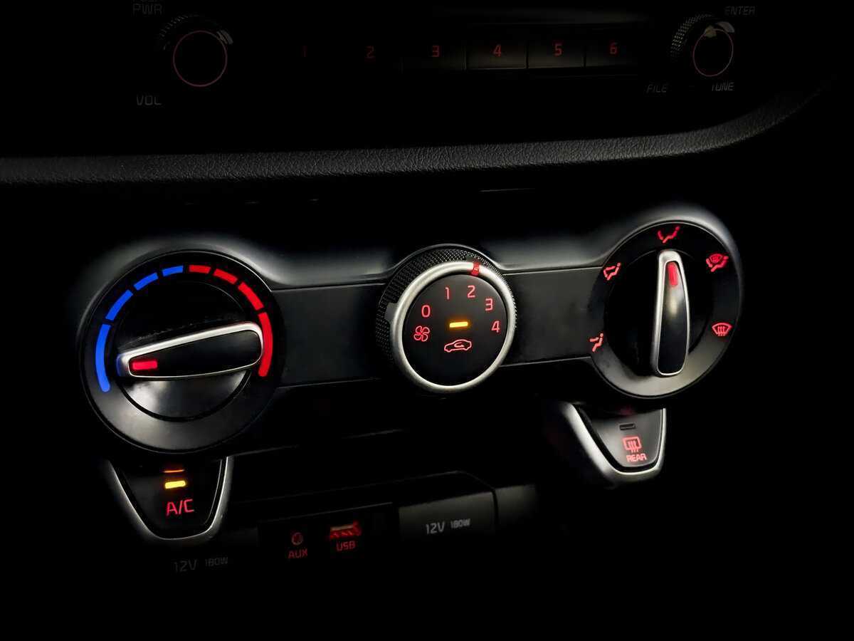 Kia Rio с пробегом — 2020 год. Фото: #23