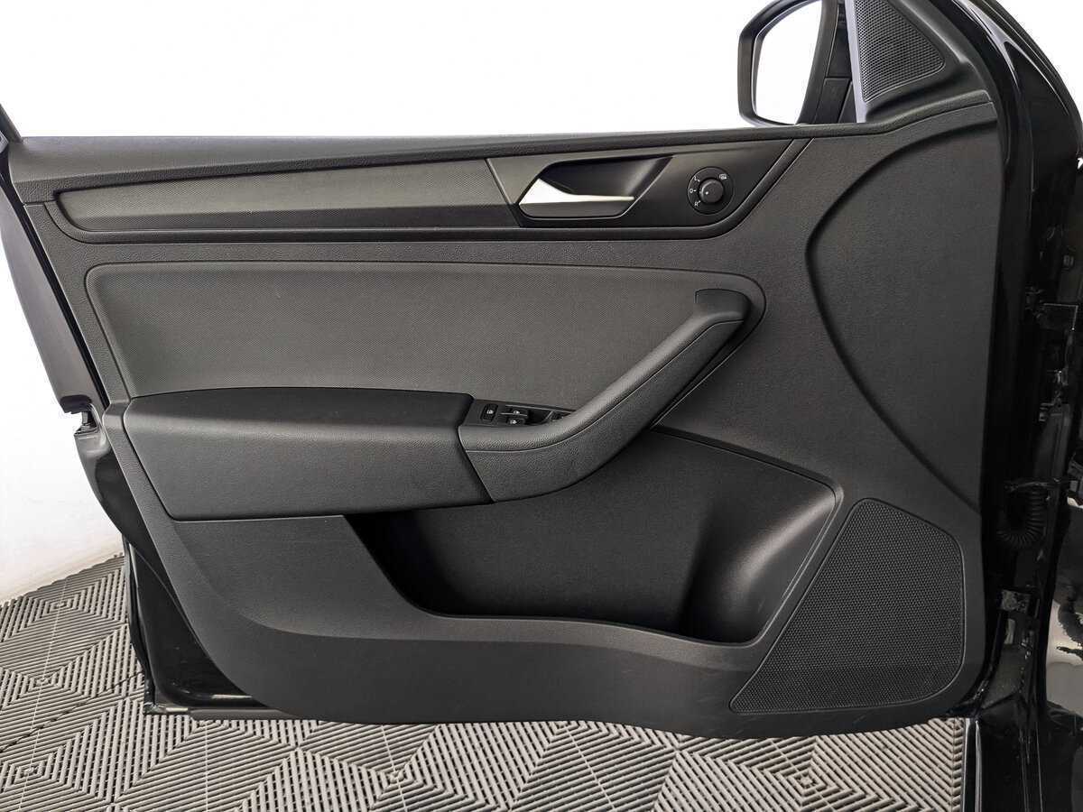 Volkswagen Polo с пробегом — 2020 год. Фото: #17