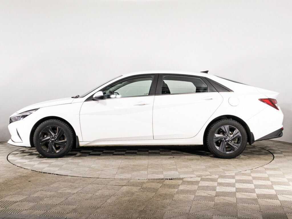 Hyundai Elantra с пробегом — 2021 год. Фото: #7