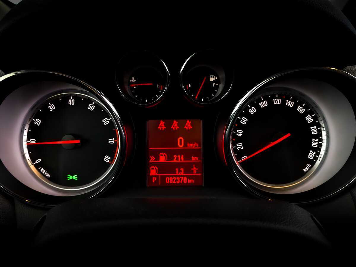 Opel Mokka с пробегом — 2013 год. Фото: #12