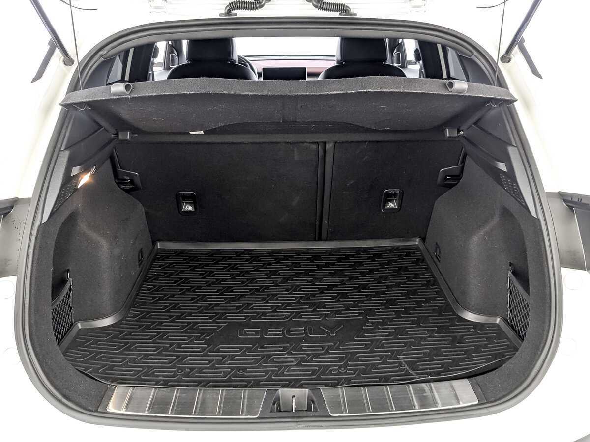 Geely Coolray с пробегом — 2022 год. Фото: #9