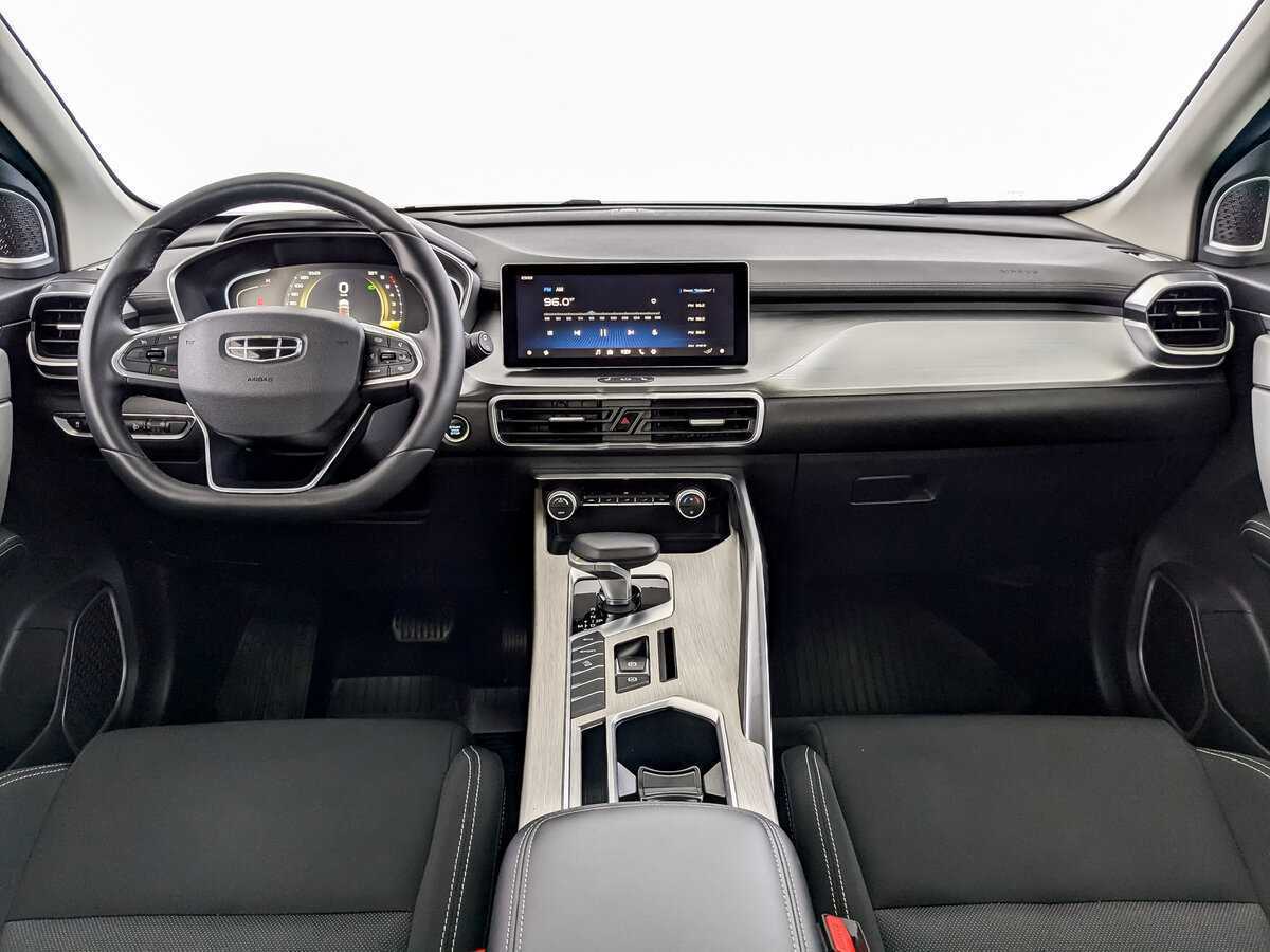 Geely Coolray с пробегом — 2023 год. Фото: #13