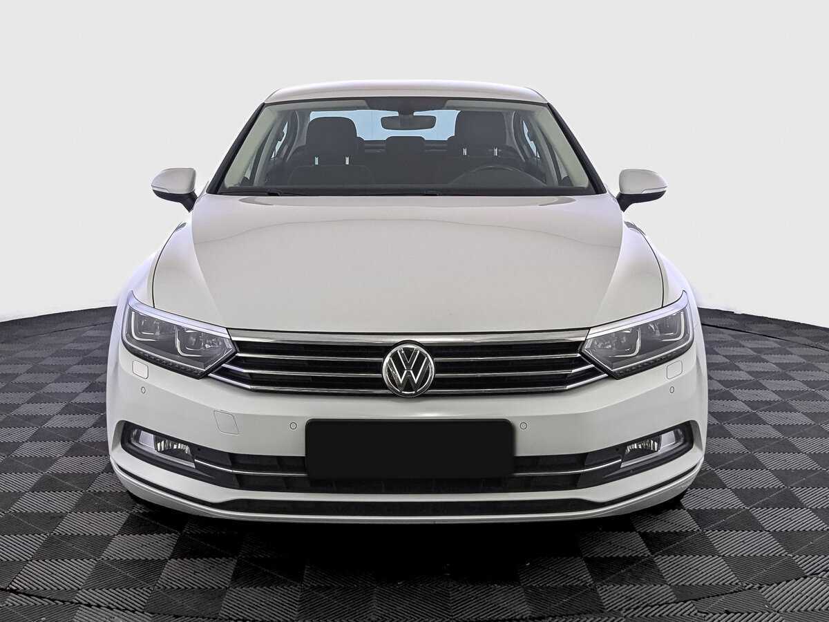 Volkswagen Passat с пробегом — 2019 год. Фото: #1