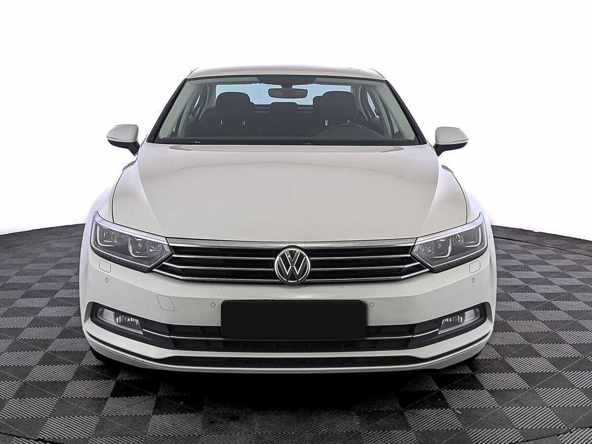 Volkswagen Passat с пробегом — 2019 год. Фото: #1
