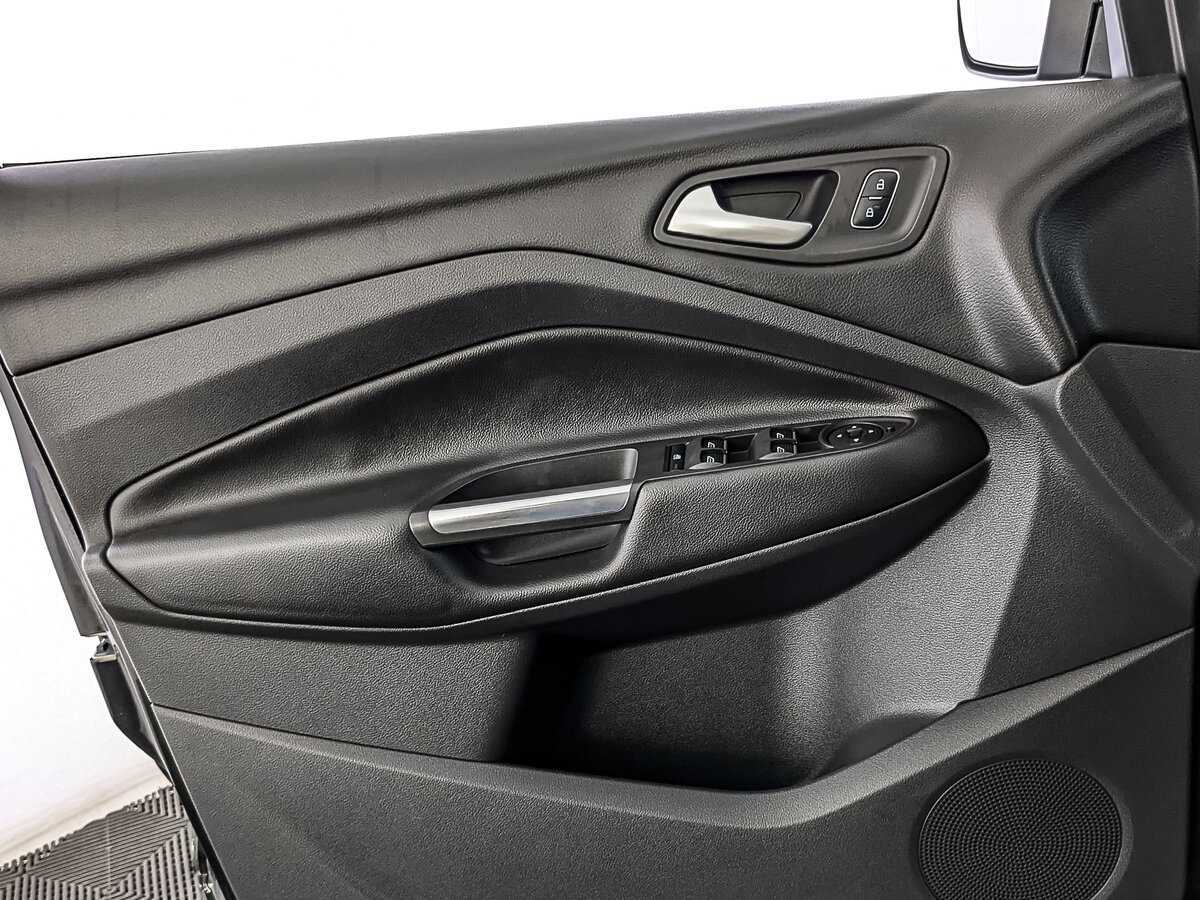 Ford Kuga с пробегом — 2016 год. Фото: #18