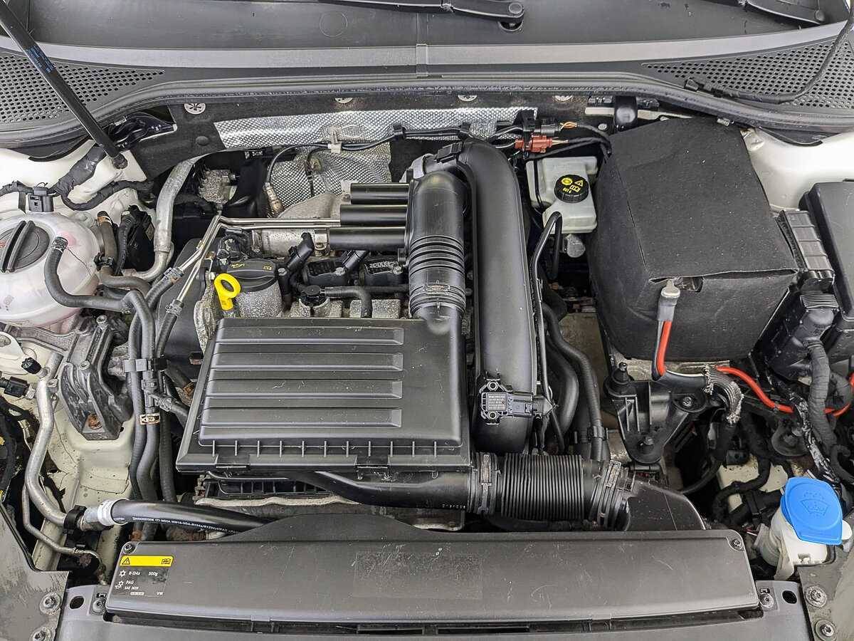 Volkswagen Passat с пробегом — 2017 год. Фото: #8