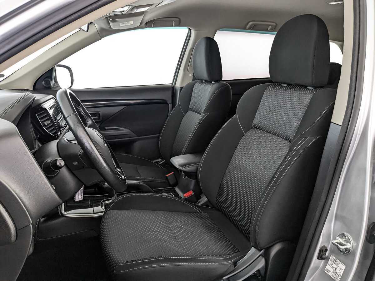 Mitsubishi Outlander с пробегом — 2019 год. Фото: #19
