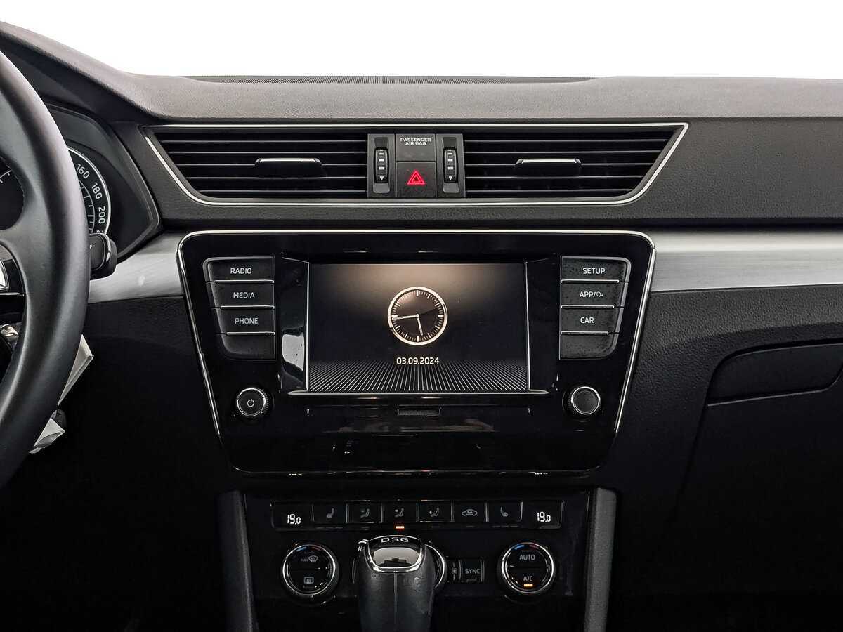 Skoda Superb с пробегом — 2019 год. Фото: #16