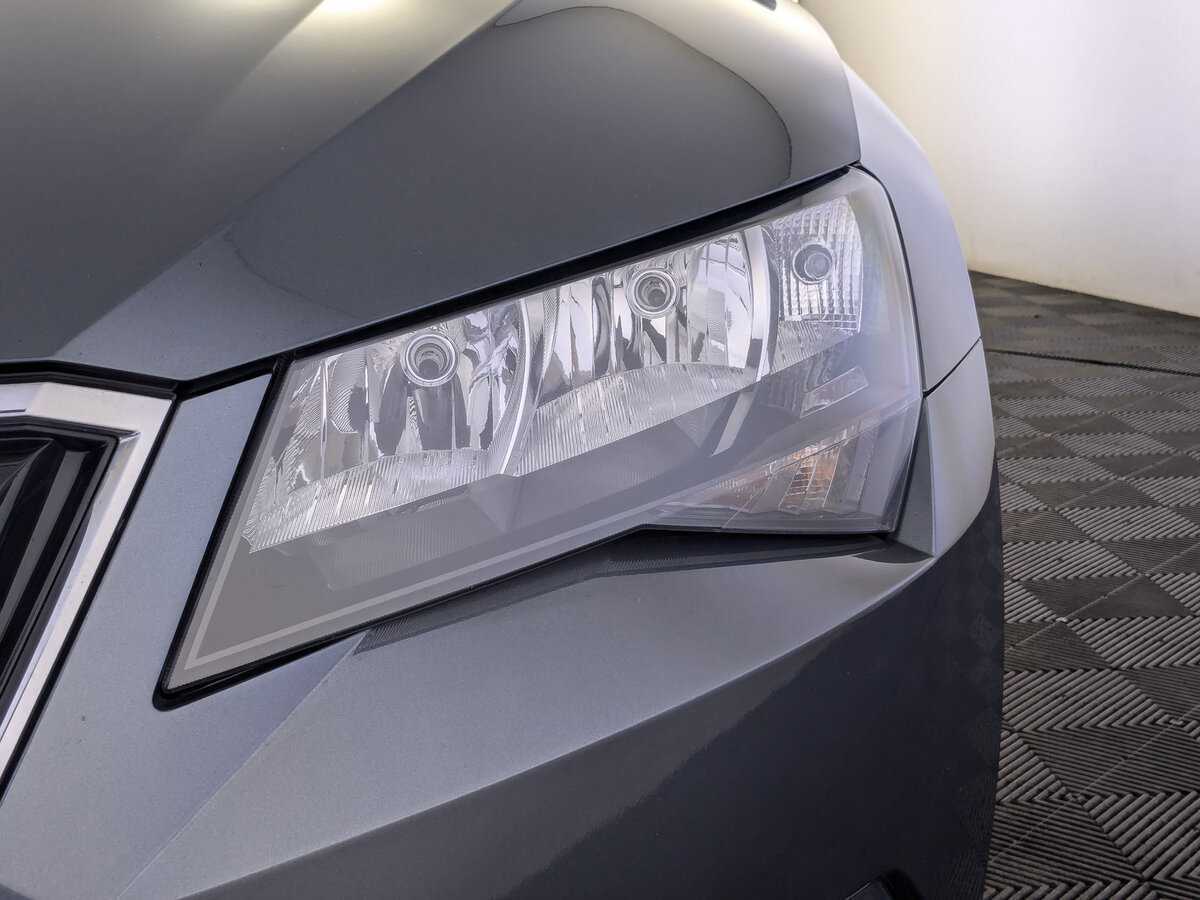 Skoda Superb с пробегом — 2019 год. Фото: #10
