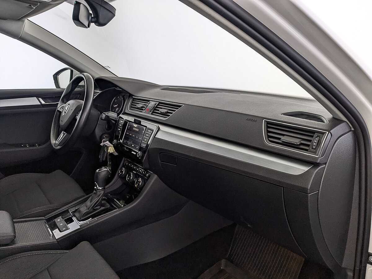 Skoda Superb с пробегом — 2017 год. Фото: #12