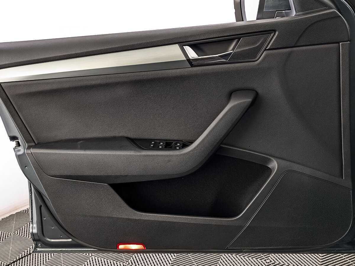 Skoda Superb с пробегом — 2019 год. Фото: #17