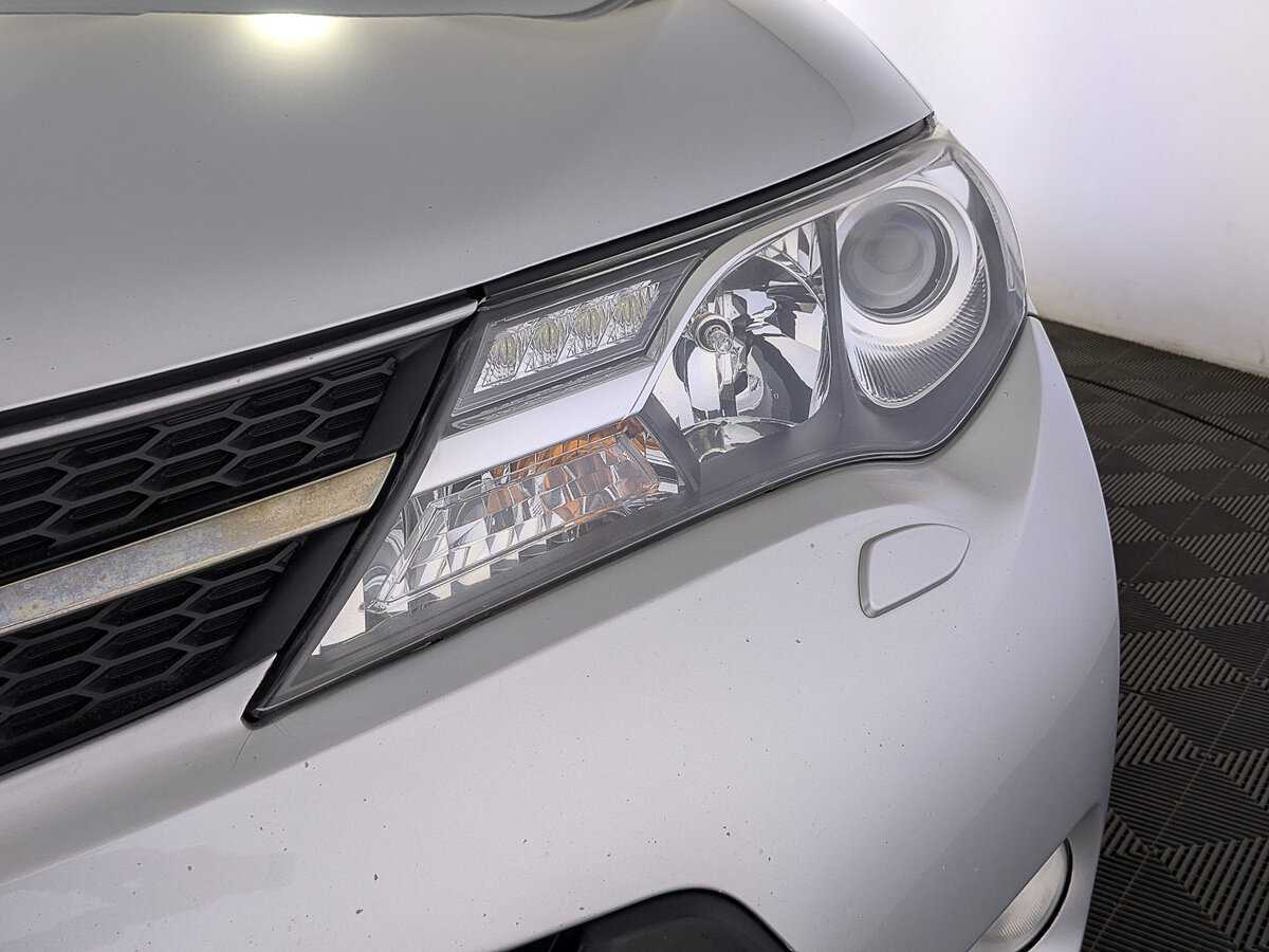 Toyota RAV4 с пробегом — 2013 год. Фото: #10