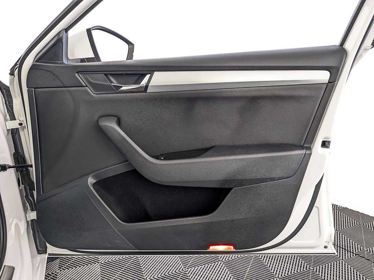 Skoda Superb с пробегом — 2017 год. Фото: #23