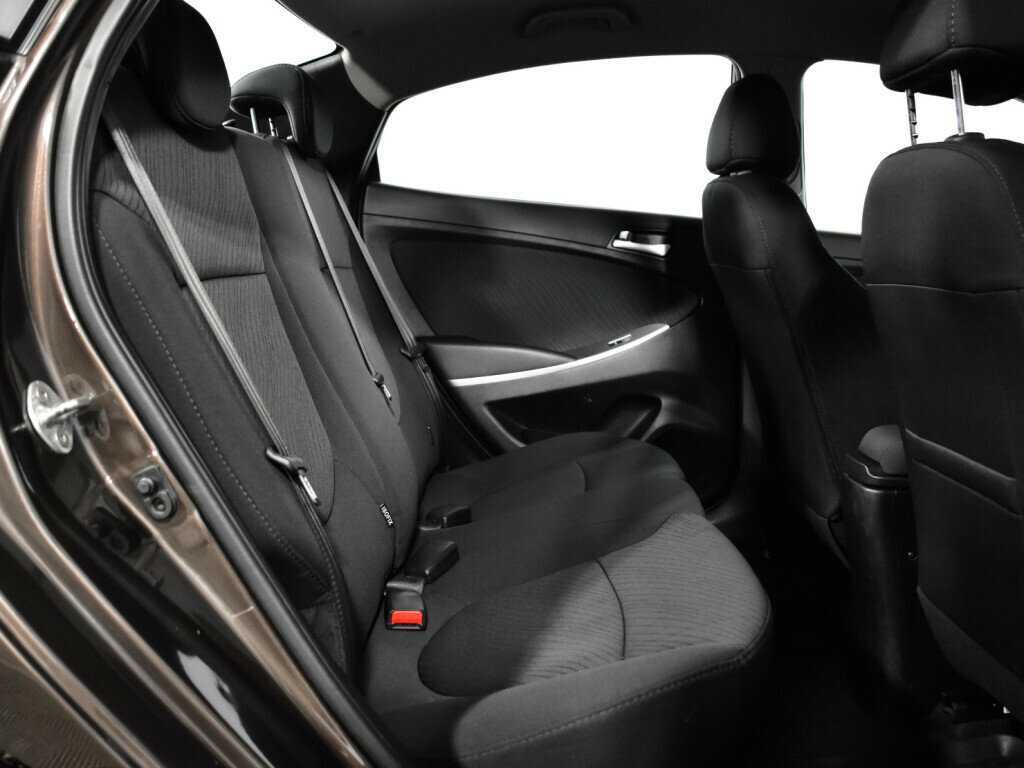 Hyundai Solaris с пробегом — 2016 год. Фото: #9