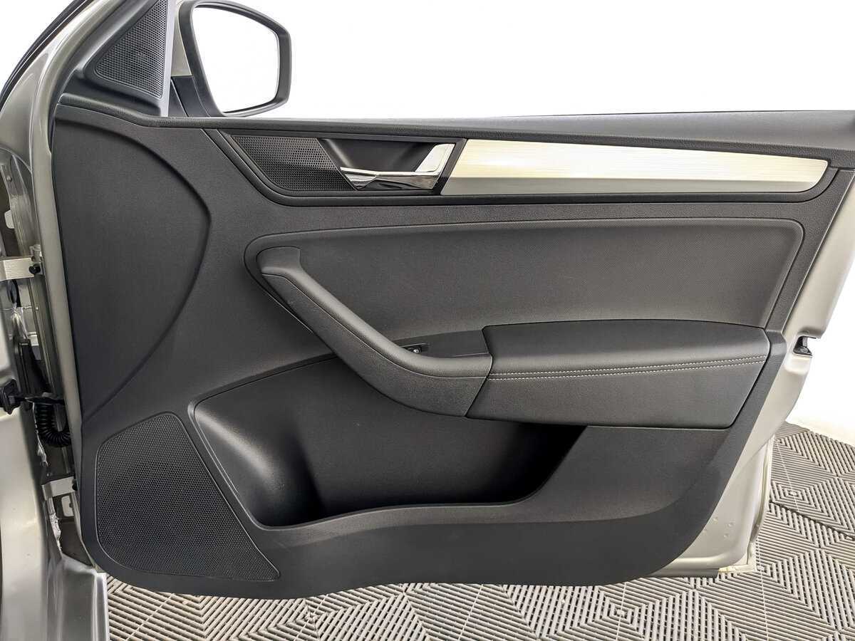 Skoda Rapid с пробегом — 2021 год. Фото: #22