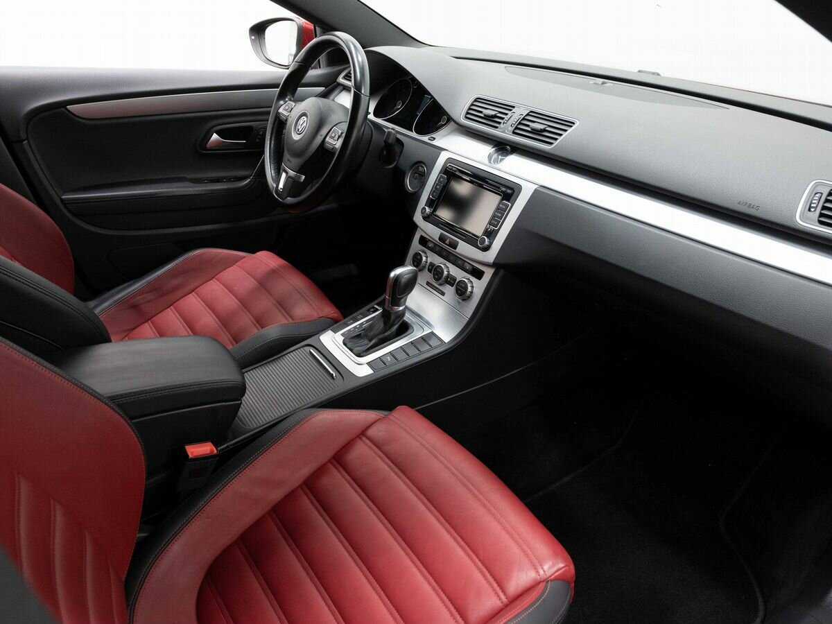 Volkswagen Passat CC с пробегом — 2014 год. Фото: #11