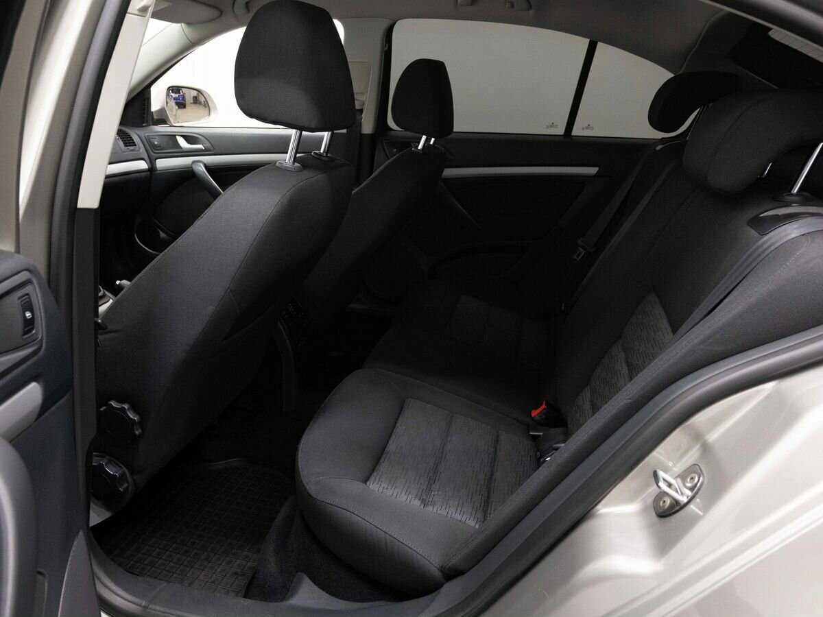 Skoda Octavia с пробегом — 2012 год. Фото: #9