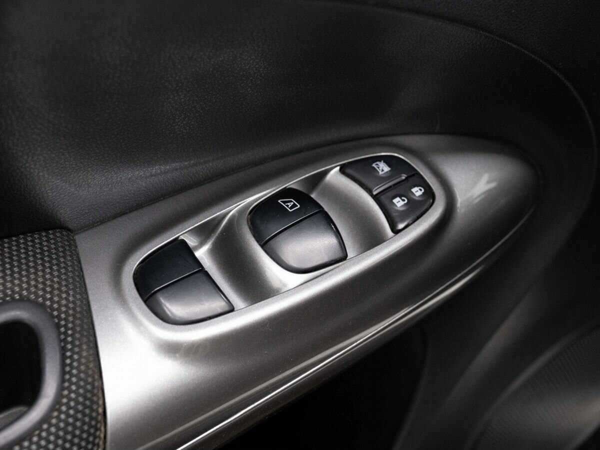 Nissan Juke с пробегом — 2012 год. Фото: #17