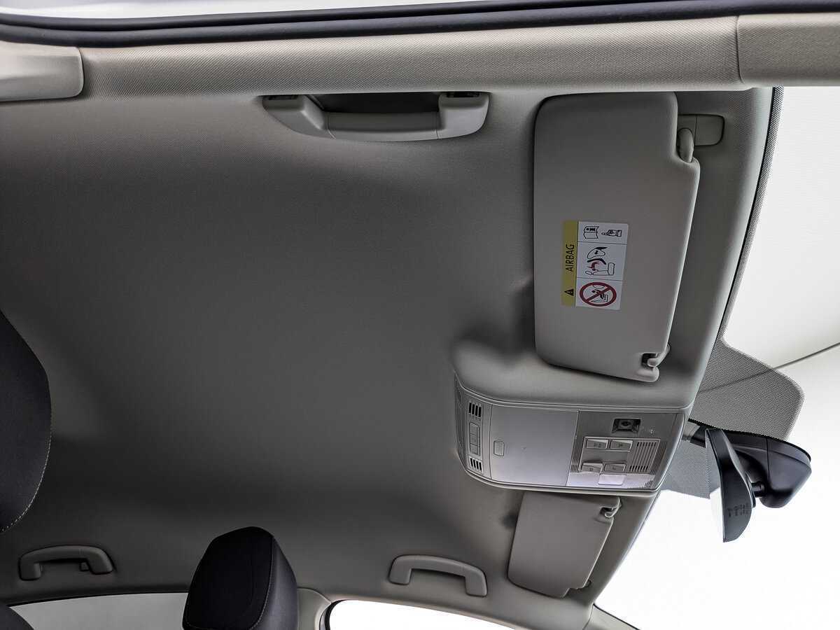 Volkswagen Passat с пробегом — 2019 год. Фото: #22