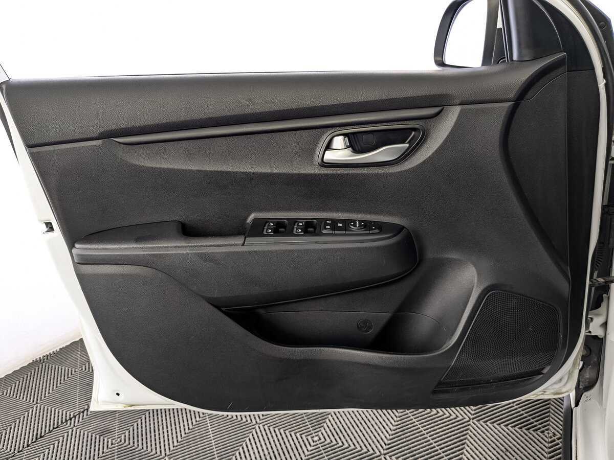 Kia Rio с пробегом — 2019 год. Фото: #18