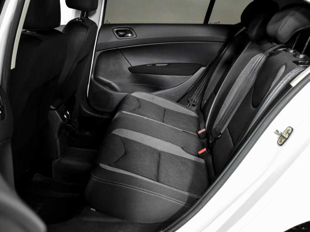 Peugeot 408 с пробегом — 2016 год. Фото: #10