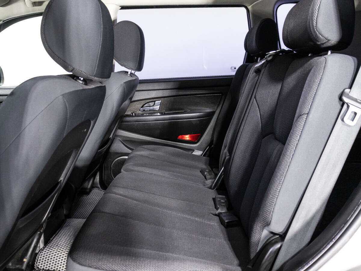 SsangYong Rexton с пробегом — 2013 год. Фото: #8