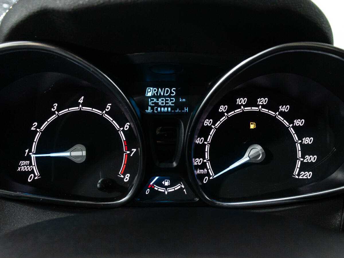 Ford Fiesta с пробегом — 2016 год. Фото: #11