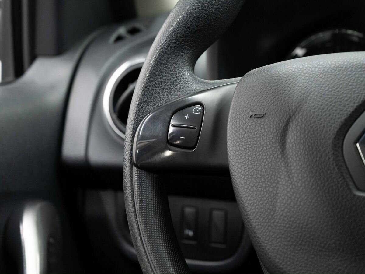 Renault Logan с пробегом — 2018 год. Фото: #15