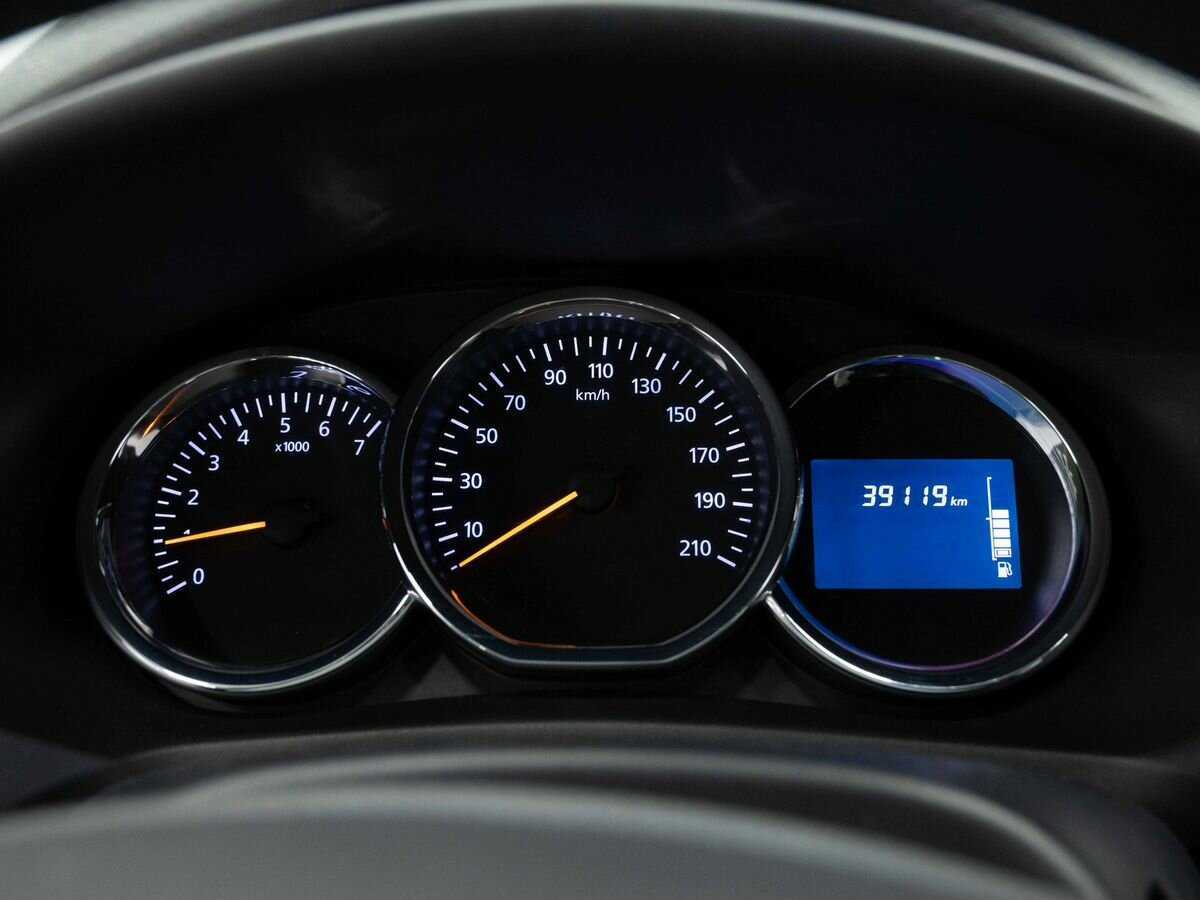 Renault Logan с пробегом — 2018 год. Фото: #17