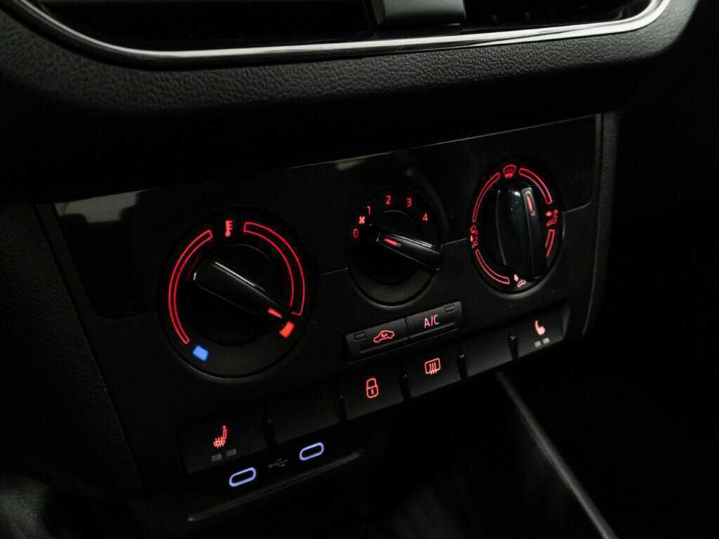 Volkswagen Polo с пробегом — 2020 год. Фото: #14