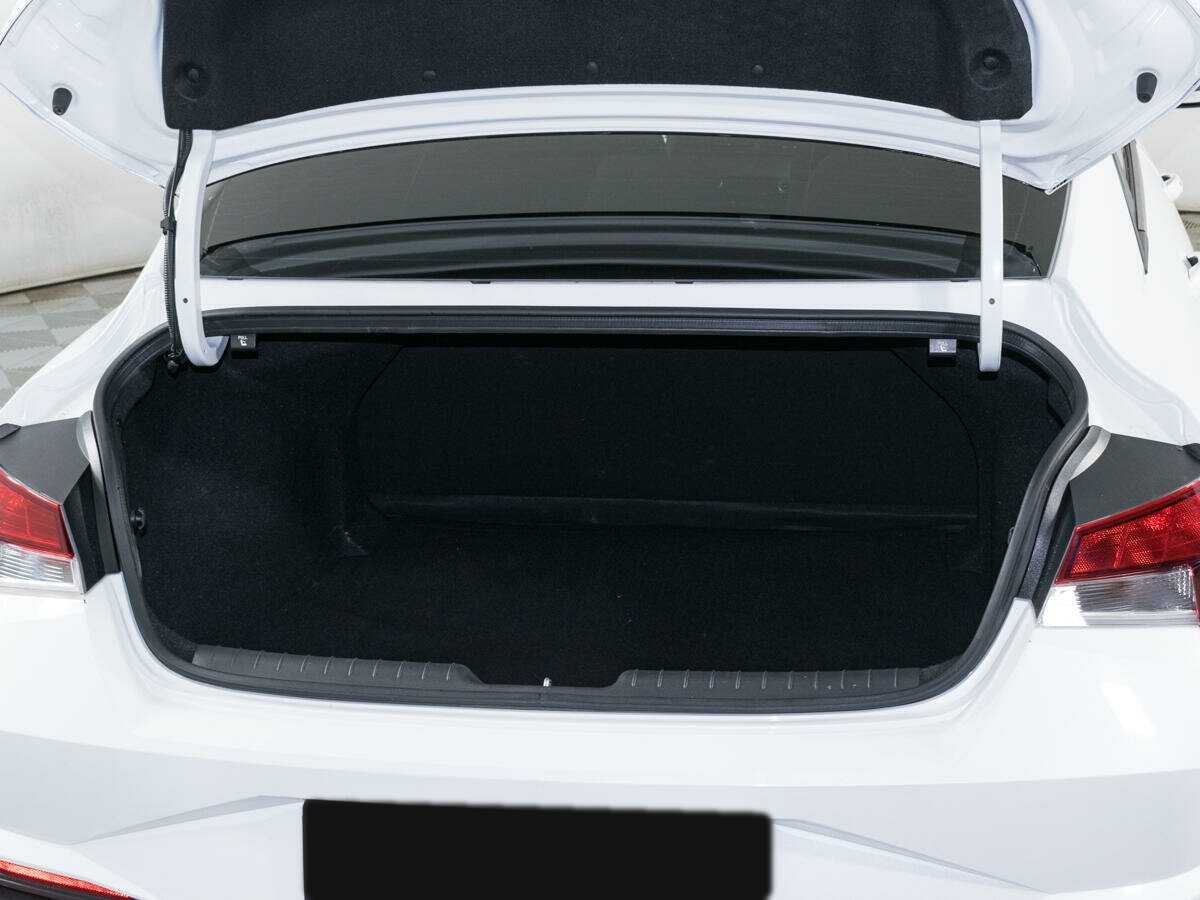 Hyundai Elantra с пробегом — 2021 год. Фото: #5