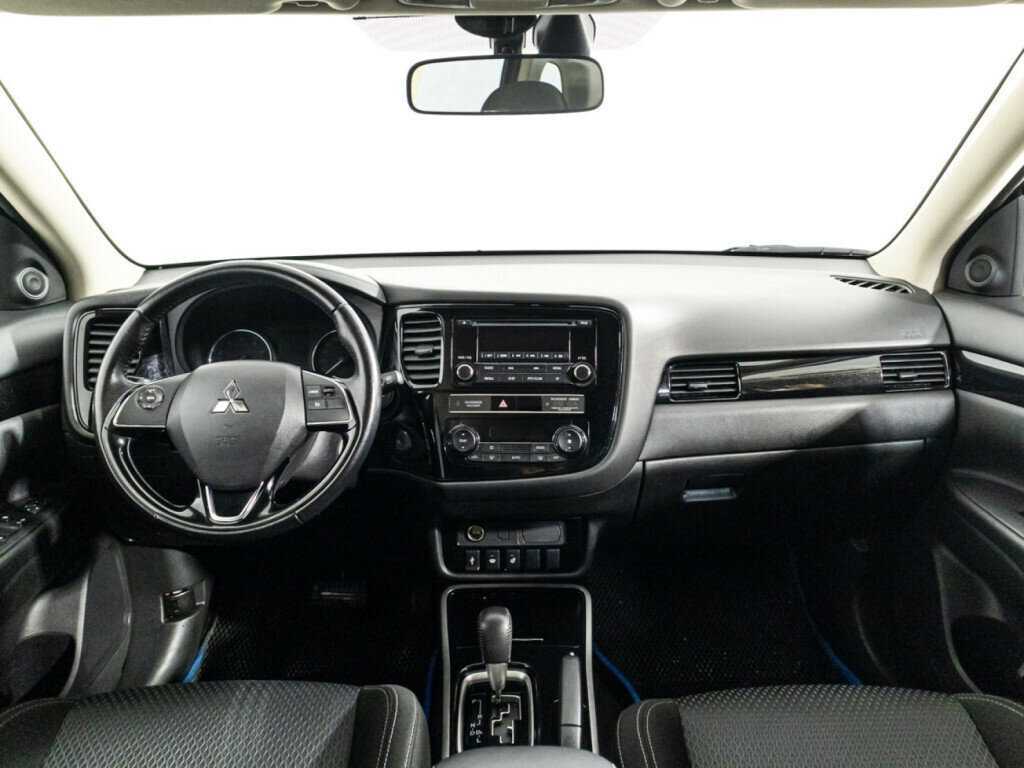 Mitsubishi Outlander с пробегом — 2019 год. Фото: #12