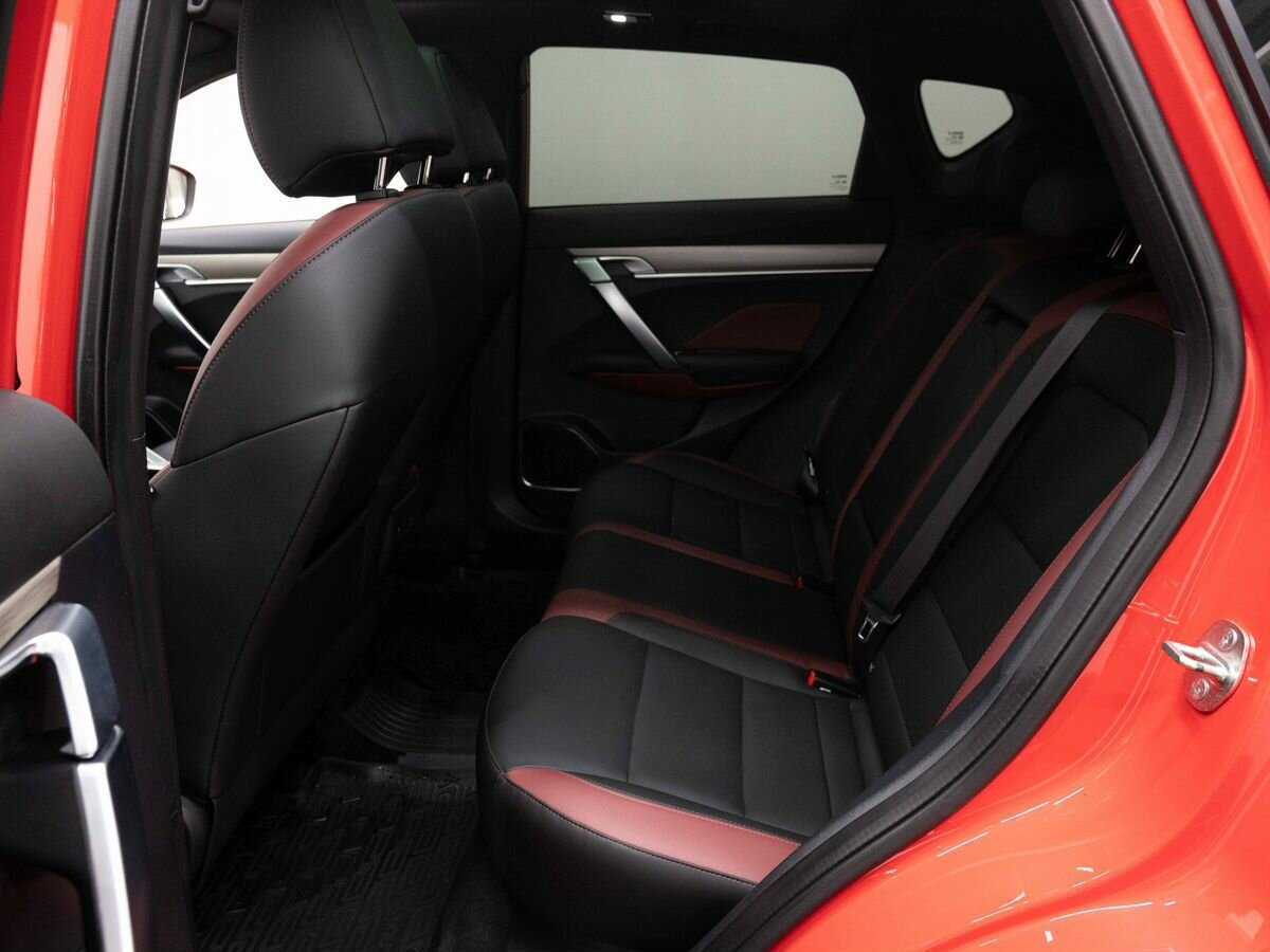 Geely Coolray с пробегом — 2023 год. Фото: #8