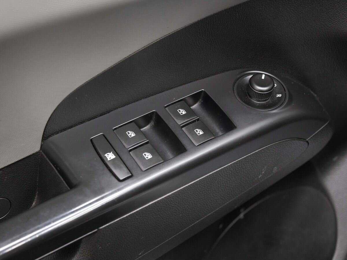 Chevrolet Aveo с пробегом — 2014 год. Фото: #16