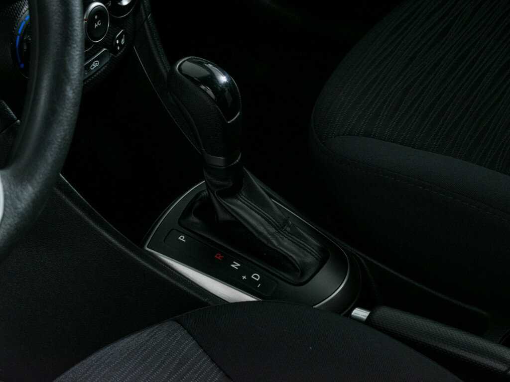 Hyundai Solaris с пробегом — 2014 год. Фото: #11