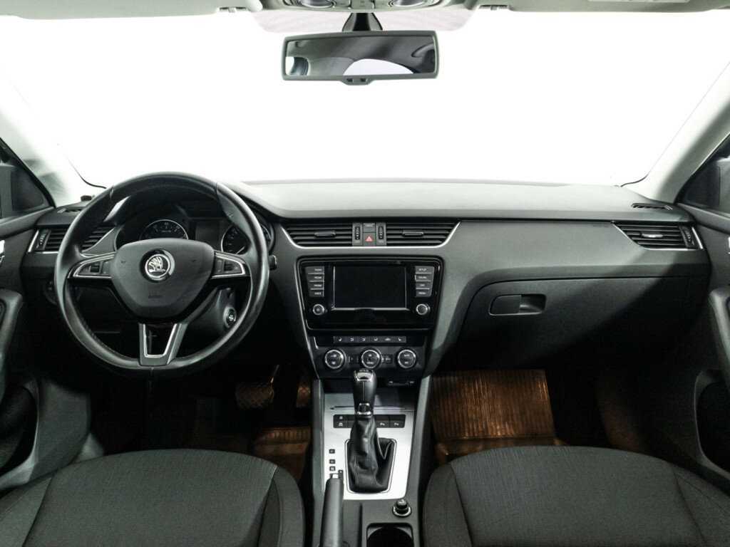 Skoda Octavia с пробегом — 2015 год. Фото: #12