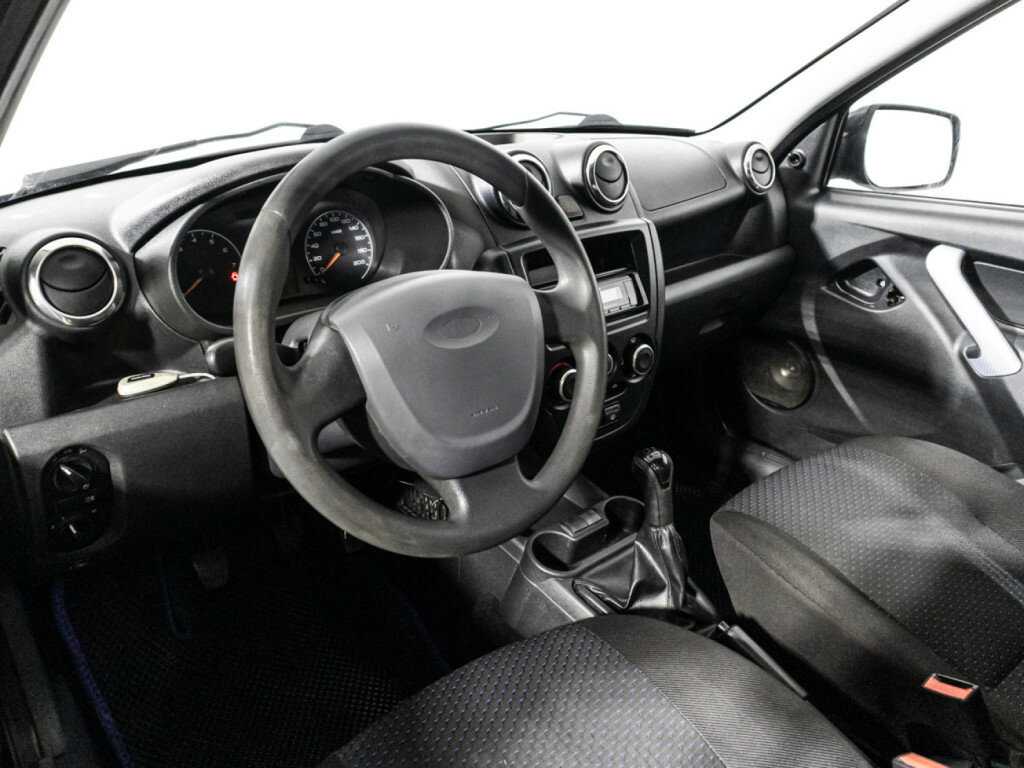 Lada (ВАЗ) Granta с пробегом — 2013 год. Фото: #10