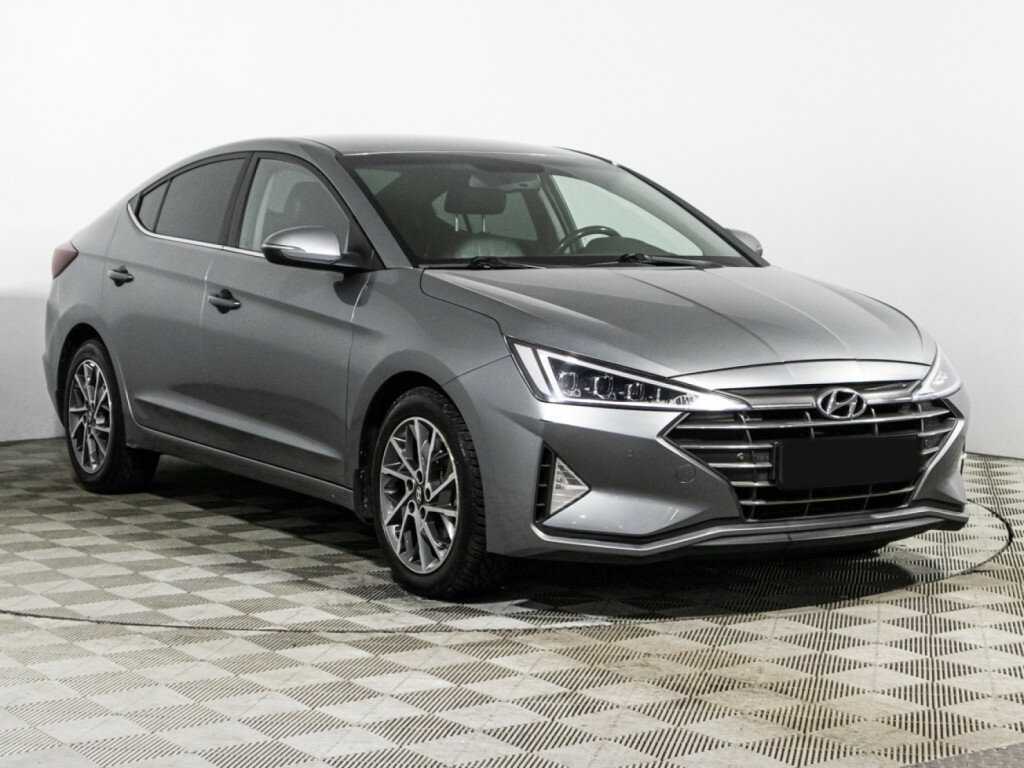 Hyundai Elantra с пробегом — 2019 год. Фото: #2
