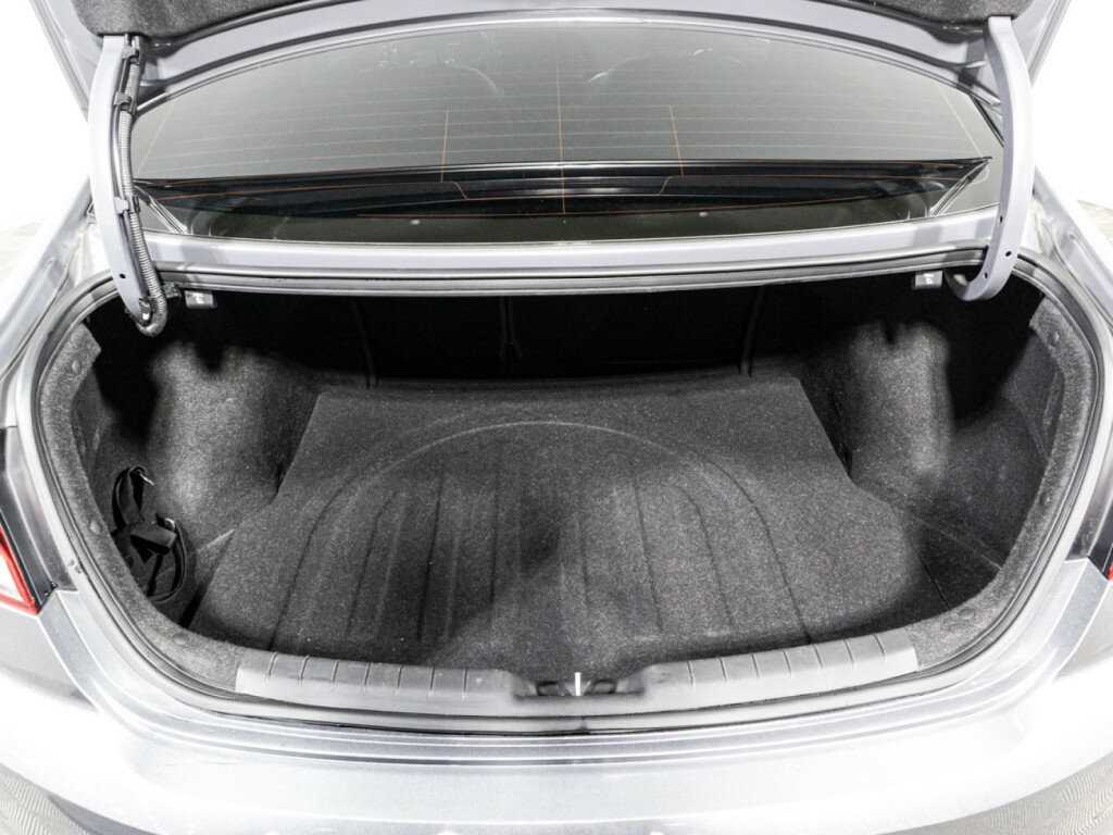 Hyundai Elantra с пробегом — 2019 год. Фото: #14